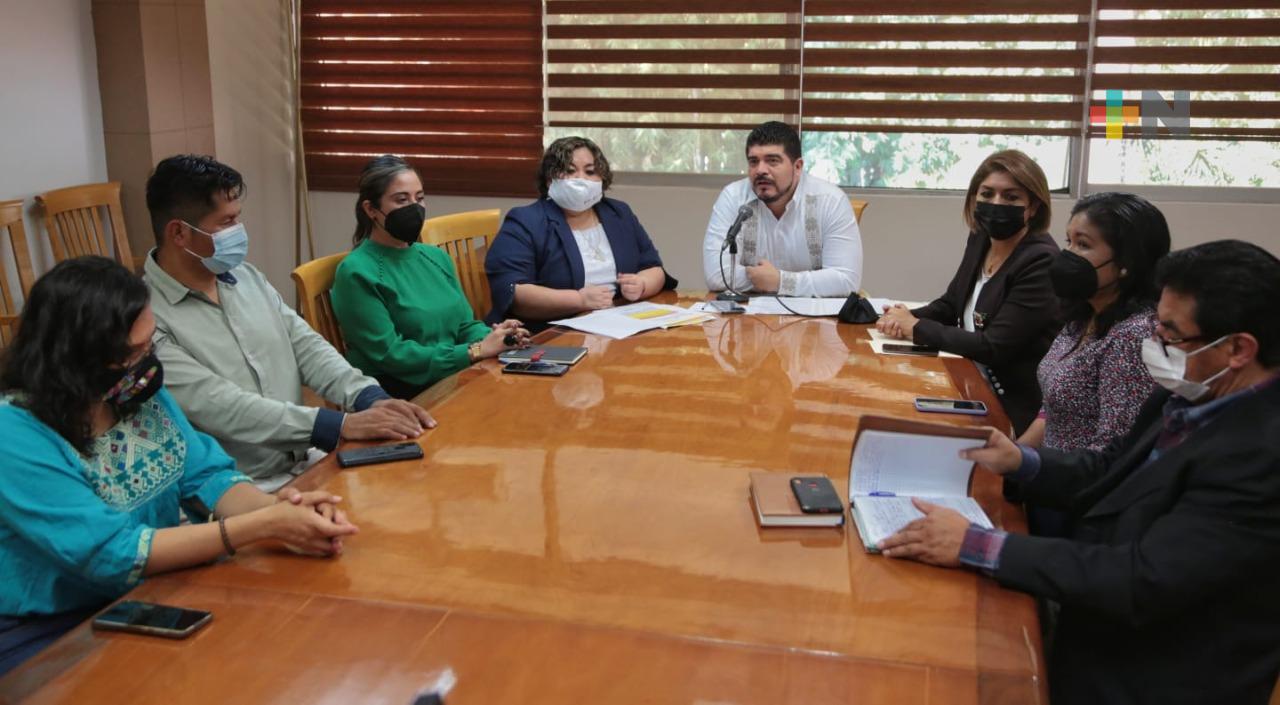 Reconoce SEV a 60 estudiantes por ganar beca de la Fundación Bancomer BBVA A. C.