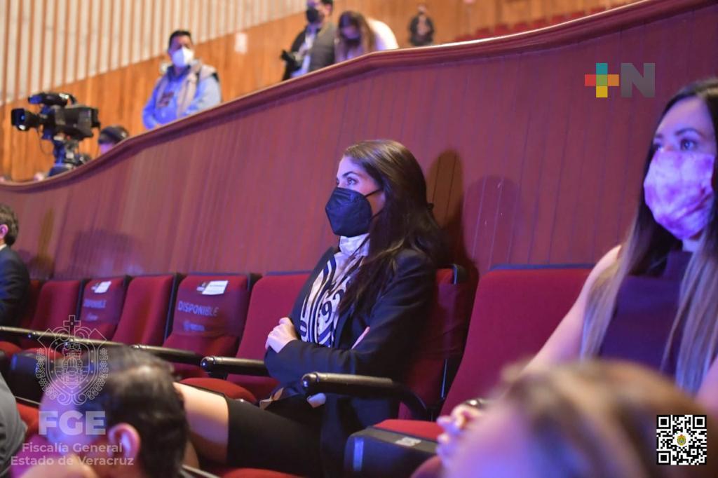 Fiscal General Verónica Hernández asistió al Informe de labores del DIF Estatal