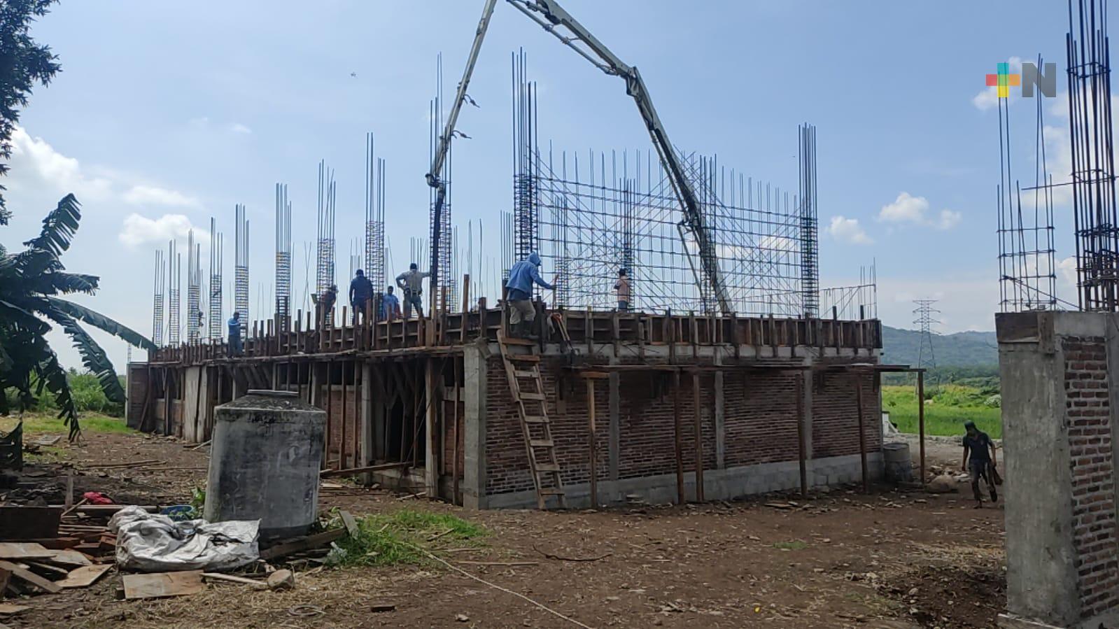 Gestiona Zenyazen Escobar campus para Universidad Tecnológica del Centro