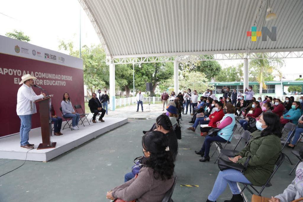 SEV distribuye 20 mdp más a 100 escuelas afectadas por el Huracán Grace
