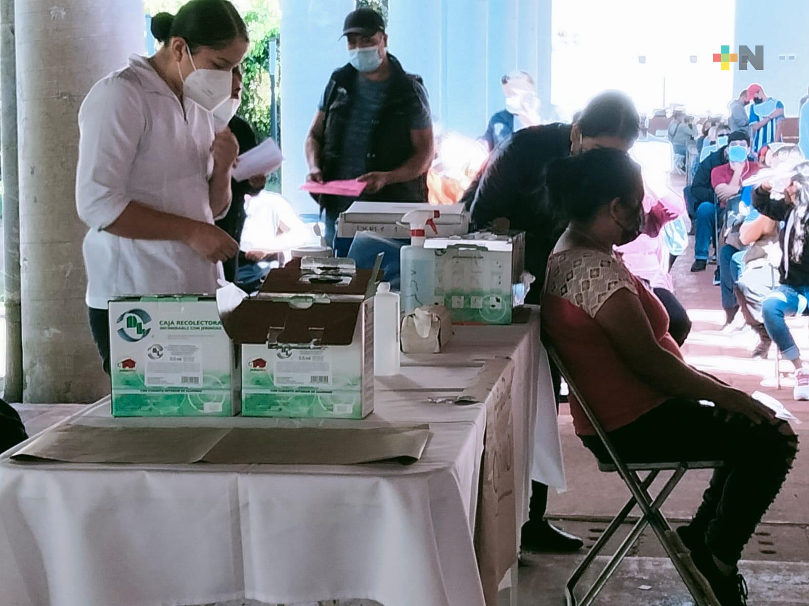 Continúa vacunación antiCovid a personas rezagadas en la entidad veracruzana