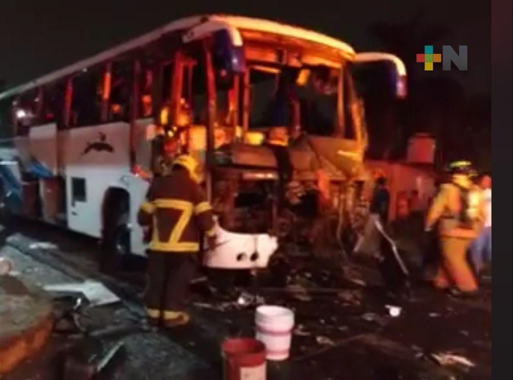 Accidente de autobús de peregrinos deja cuatro lesionados y ocho más con crisis nerviosa