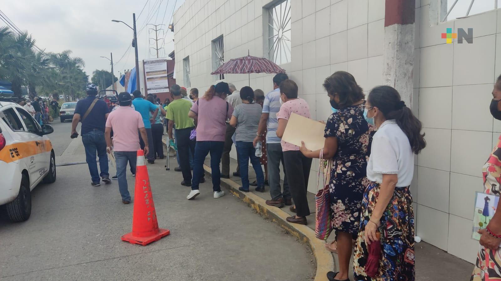 Más de nueve mil adultos mayores recibieron refuerzo antiCovid en Córdoba