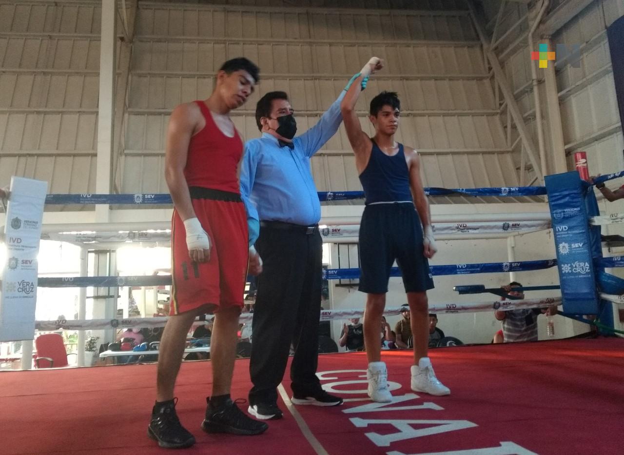 Brandon Rojas se impuso en función de box amateur