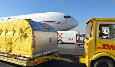 Llega nuevo embarque con 590 mil 850 vacunas Pfizer