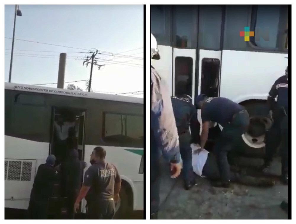 Agentes de Tránsito someten a chofer de camión presuntamente alcoholizado, en Córdoba