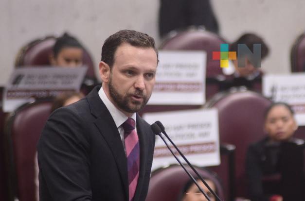 Pseudolíderes partidistas dejarán de servirse de recursos públicos: Paul Martínez