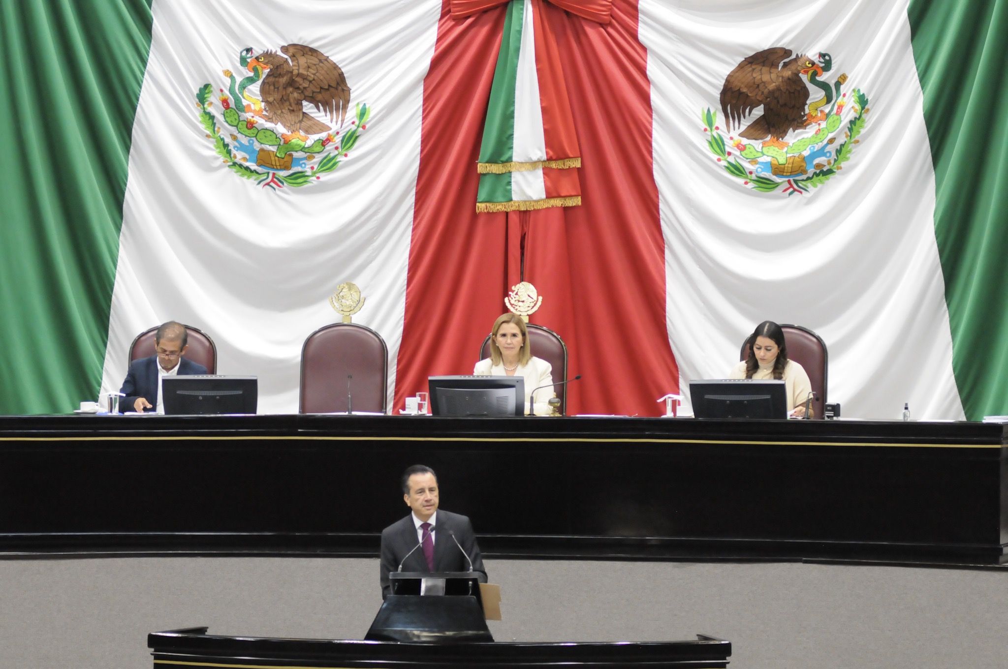 Comparece Gobernador de Veracruz ante Congreso del Estado