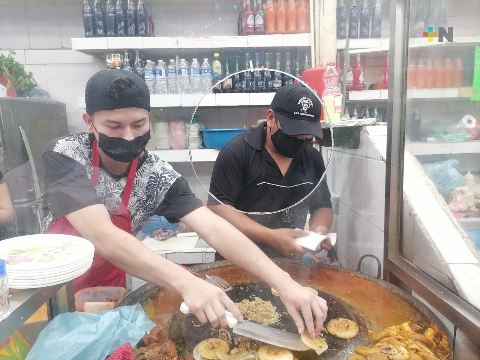 Cierran con números positivos taquerías del mercado Morelos de Coatzacoalcos