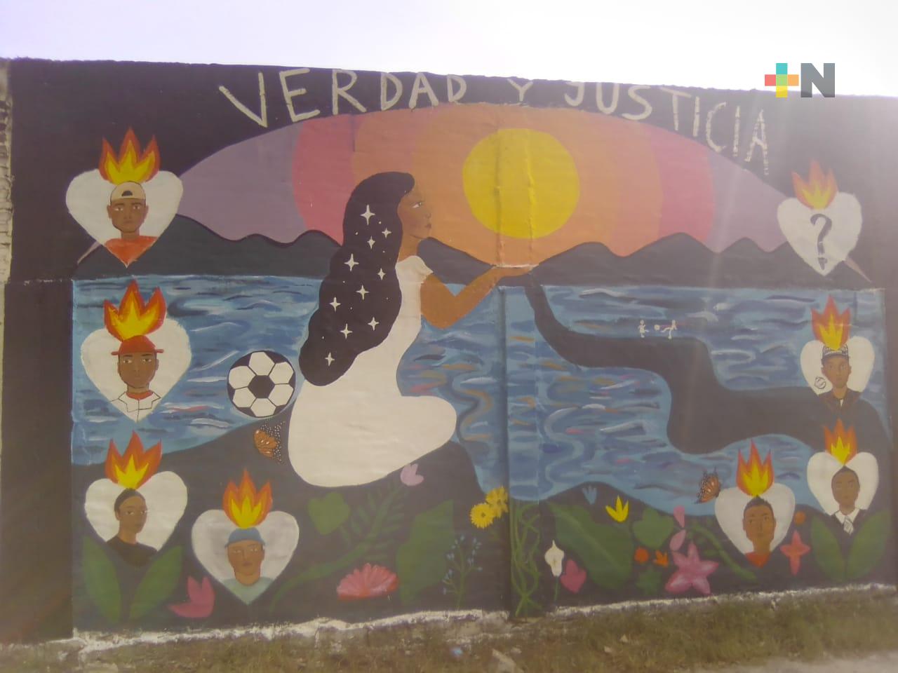 Mural recuerda a jóvenes desaparecidos en 2013 en Veracruz
