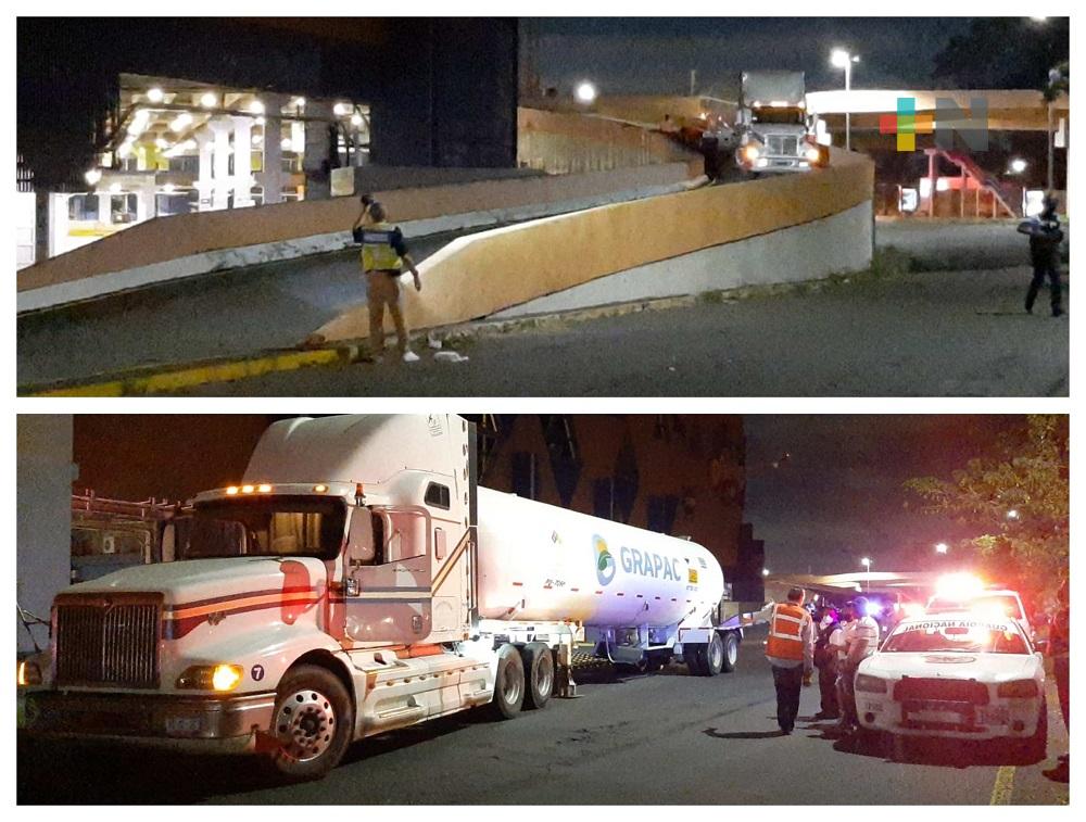 Investigarán circulación de pipa cargada con amoniaco en carretera Antón Lizardo-Boca del Río