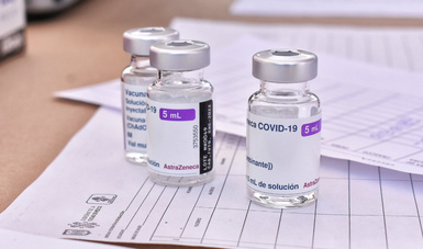Continúa aplicación de refuerzo contra COVID-19 a personal de salud