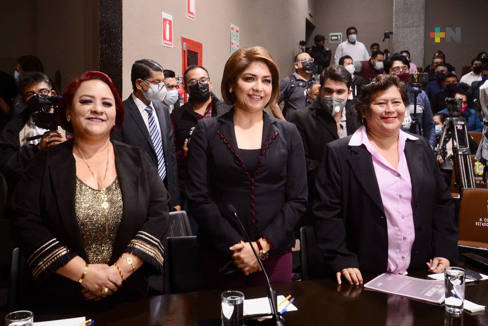 Adriana Esther Martínez reconoce la jornada estatal en vacunación de refuerzo al sector educativo