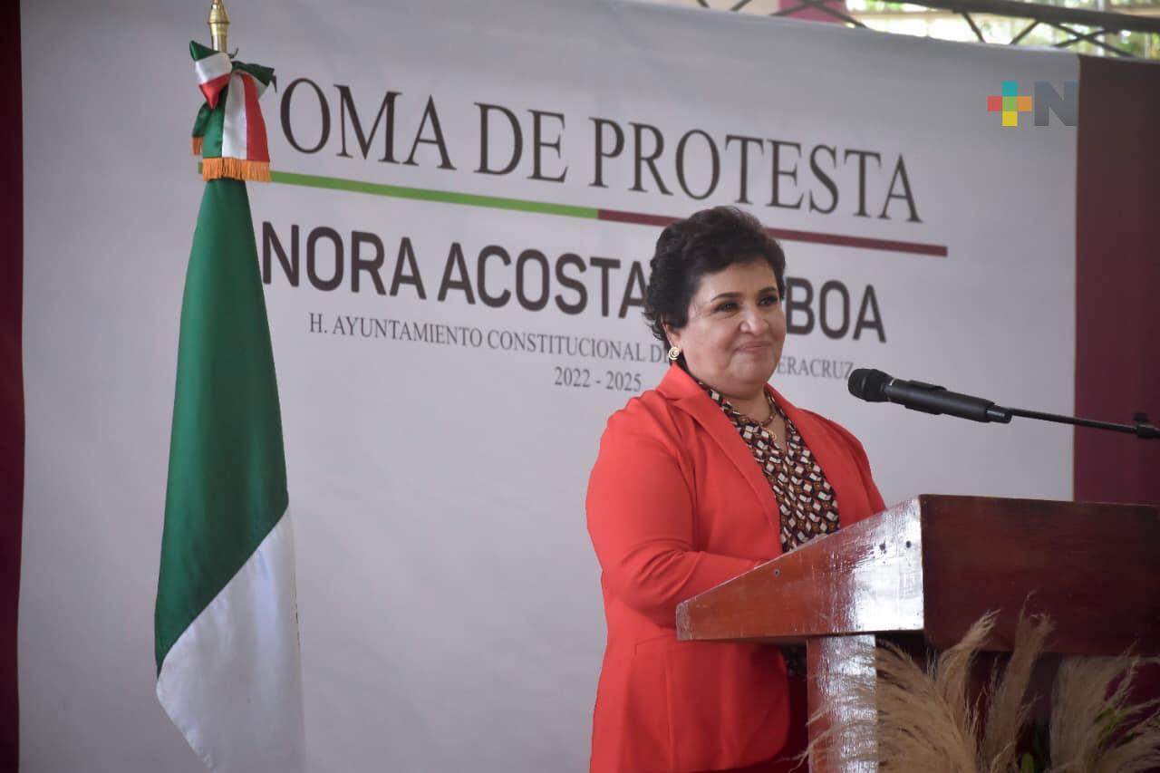 En Totutla, Nora Acosta rindió protesta como alcaldesa