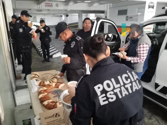 Personal de SSP partió la Rosca de Reyes