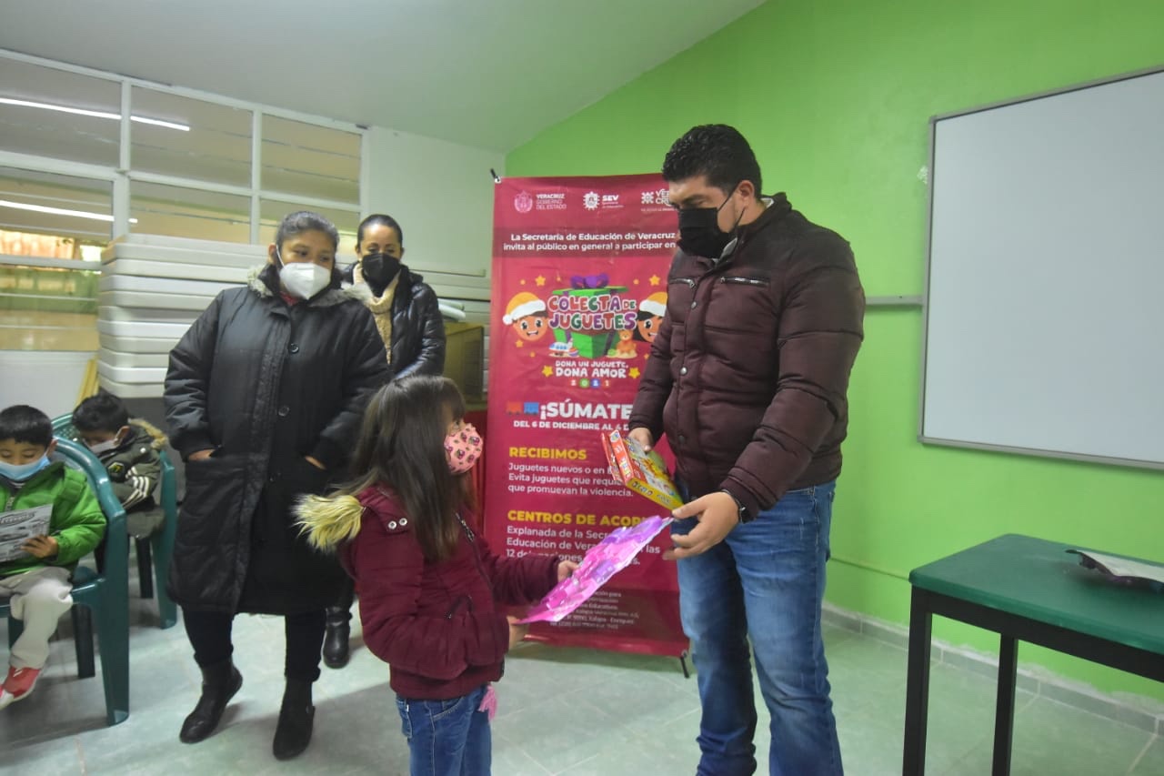Recibe niñez de Perote, Altotonga, Villa Aldama y Las Vigas regalos de «Dona un Juguete, Dona amor»