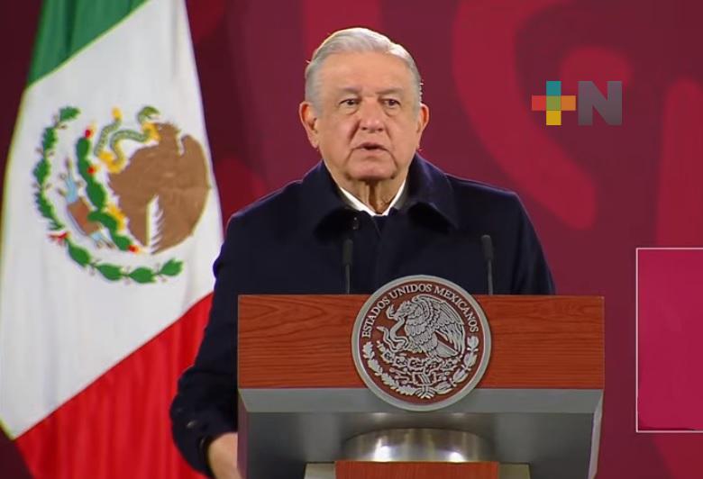 Pese aumento de contagios de ómicron, economía crece, afirma el presidente