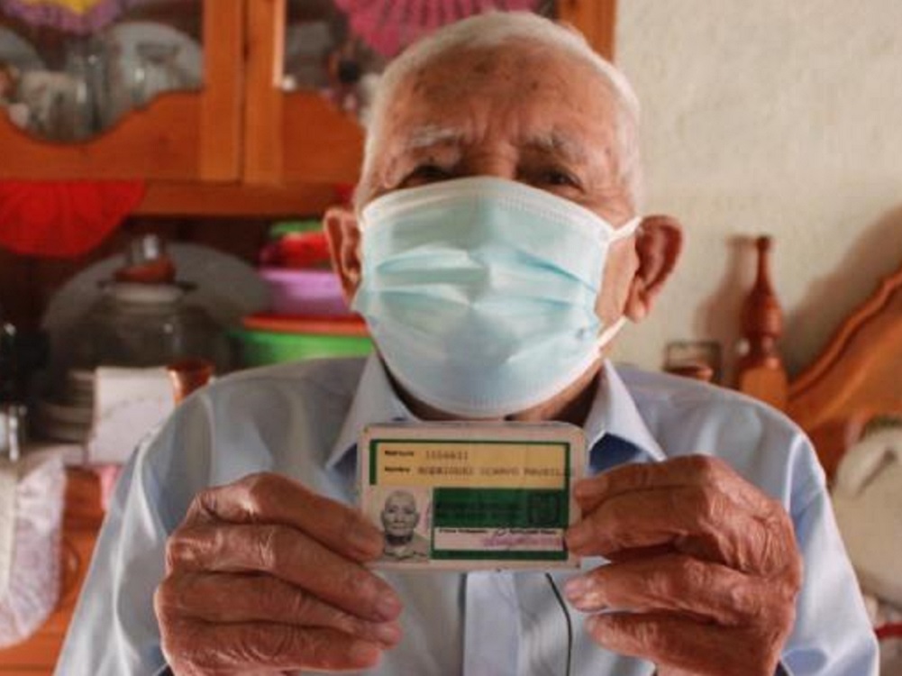 Con 110 años de edad, Maurilio es el pensionado más longevo del Seguro Social