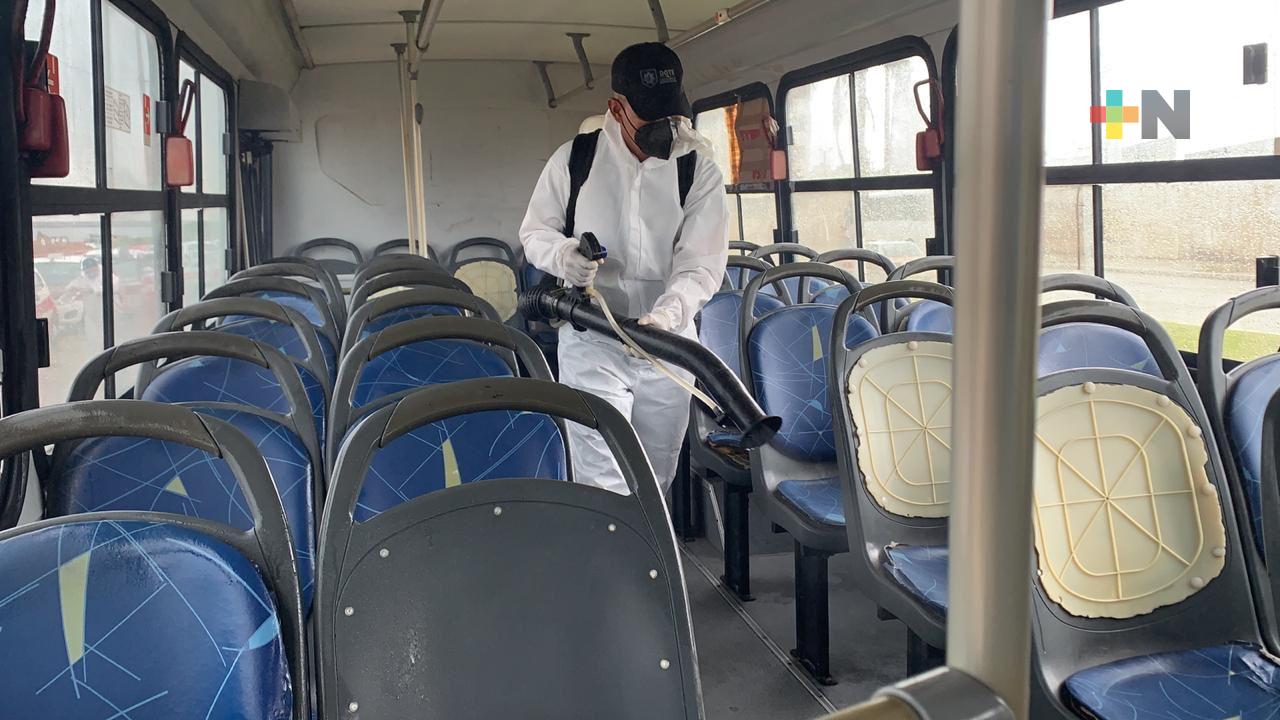 Coatzacoalcos supervisa y aplica sanciones a conductores de autobuses que no usan cubrebocas