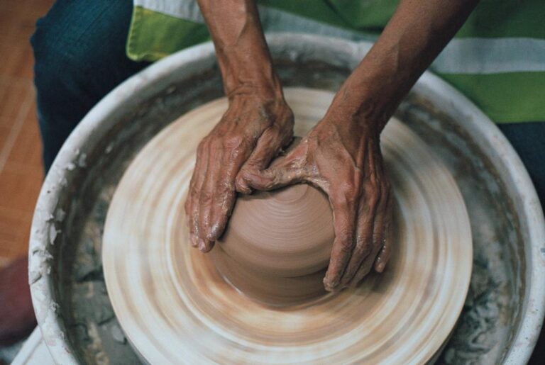 Continúa GACX el ciclo de conversatorios “Materialidades de la cerámica”