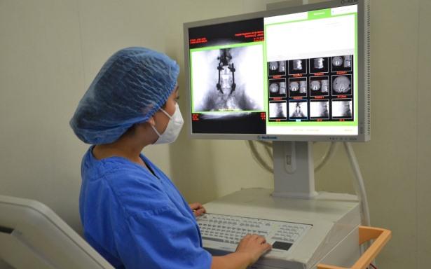 Durante la primera quincena de 2025, Cofepris autorizó 149 insumos para la salud