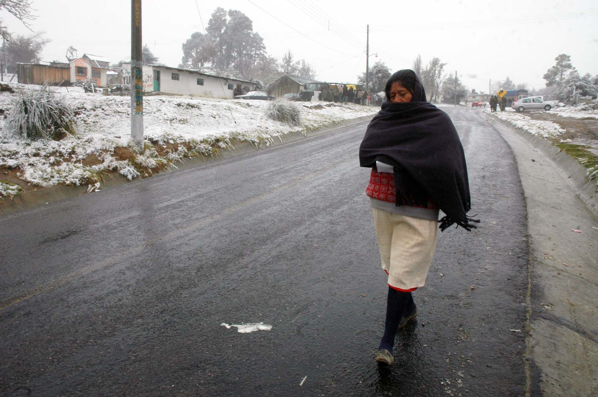 Descenso de temperatura, lluvias fuertes, norte y oleaje elevado efectos de frente frío 19