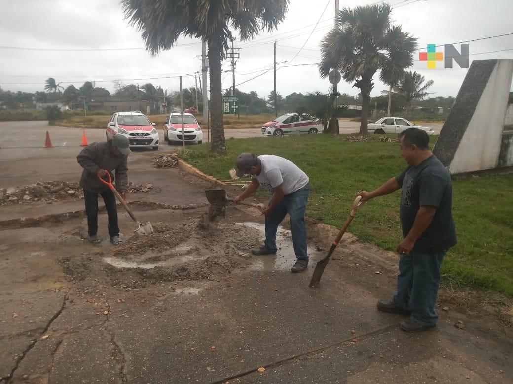 Taxistas «bachean» algunas calles de Coatzacoalcos