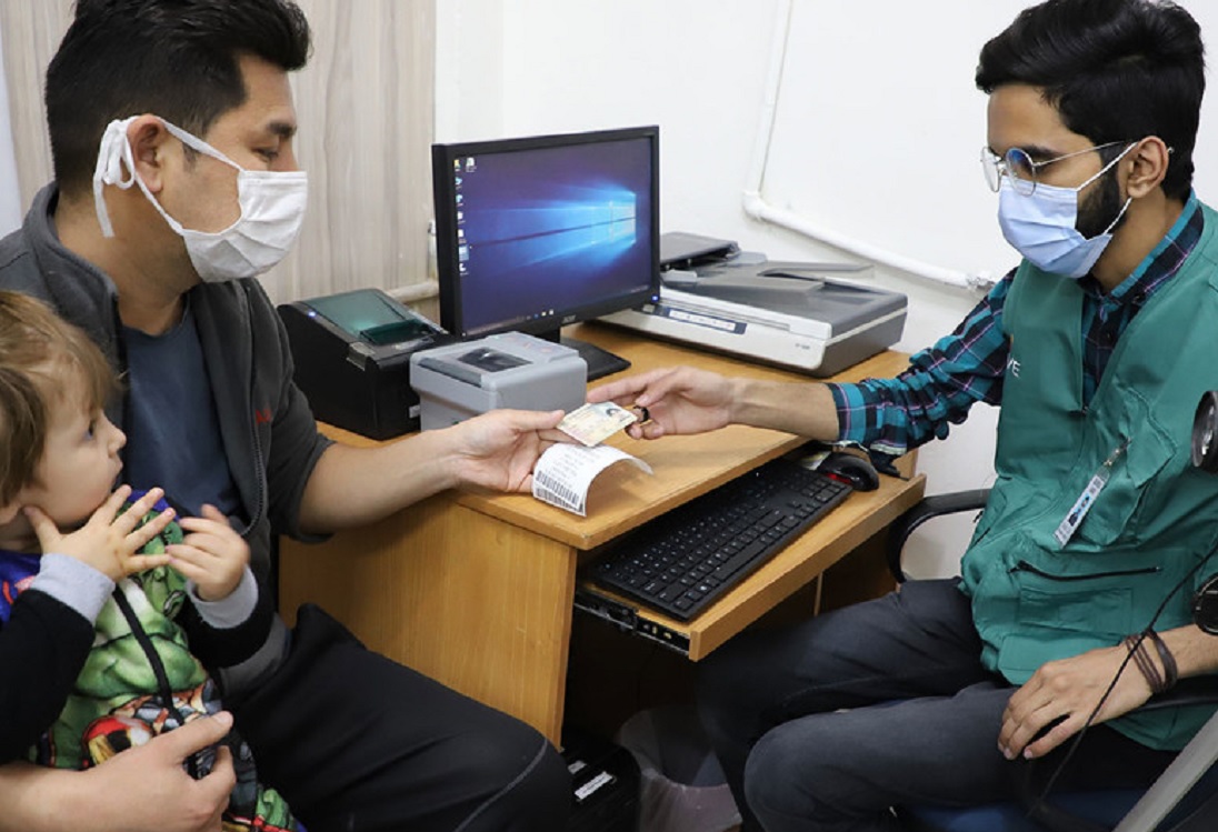 Pakistán otorga documentación biométrica a 1,4 millones de refugiados afganos