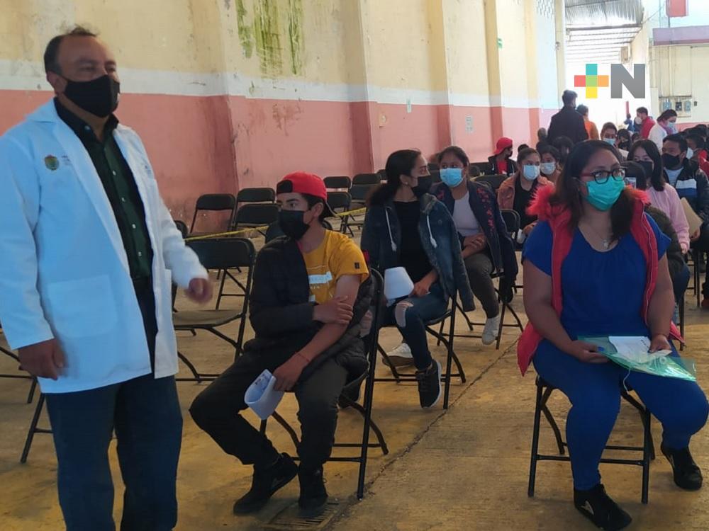 Pfizer, AstraZeneca y CanSino biológicos aplicados a población en Las Vigas de Ramírez