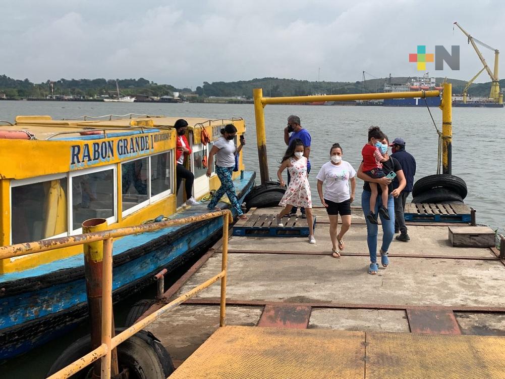 Reabren servicio de paso de lanchas y transbordador en Coatzacoalcos
