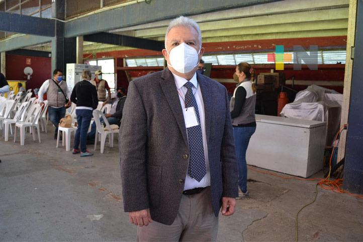 Más de 140 estudiantes de la UV apoyaron en vacunación de refuerzo antiCovid de docentes