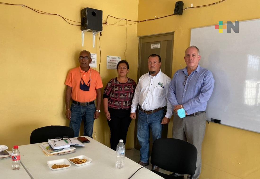 Signan convenio cañeros de la CNPR y la Fundación Hernández Zurita