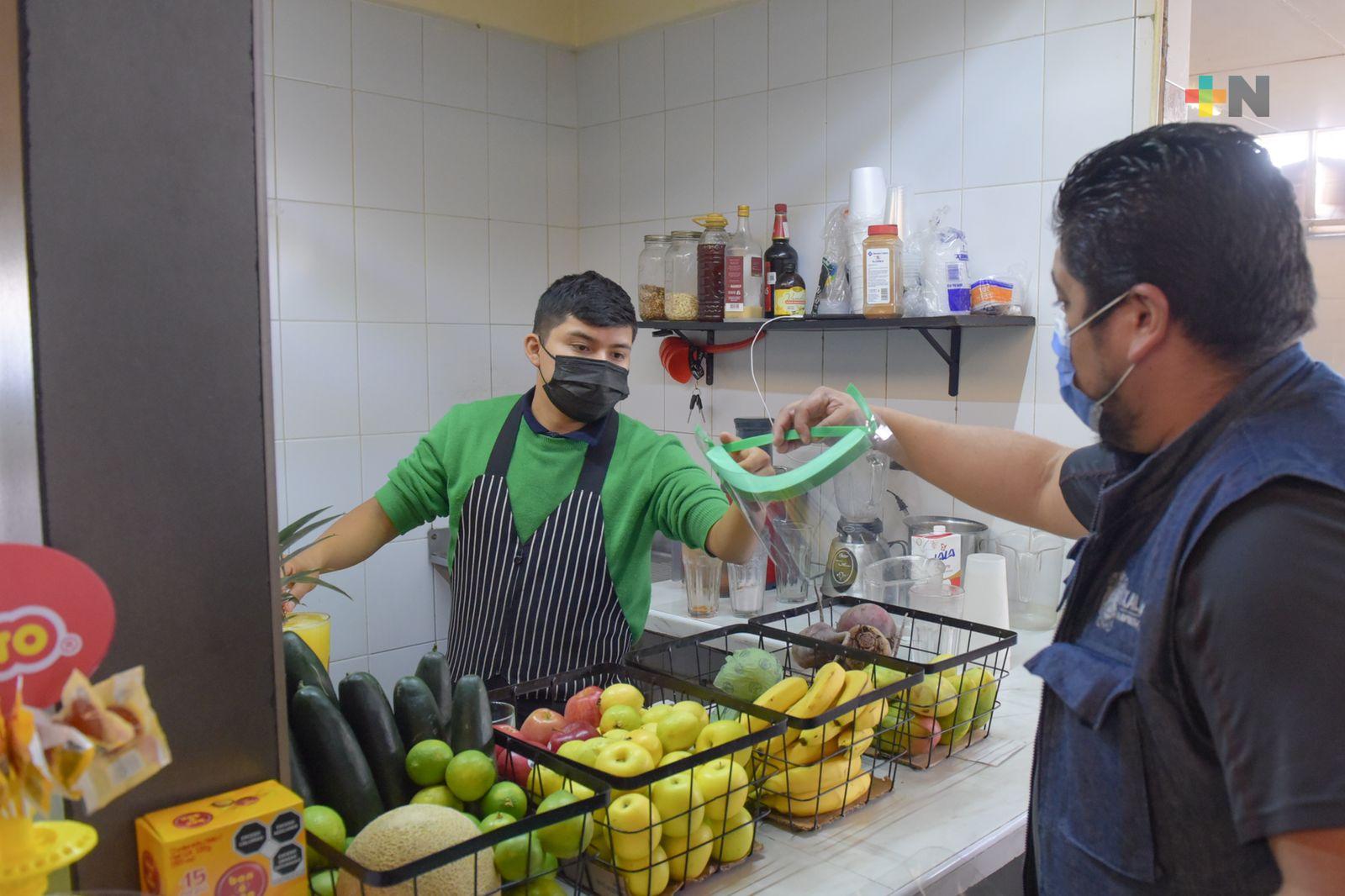 Entrega Ayuntamiento equipo de prevención de Covid-19 en “La Rotonda”