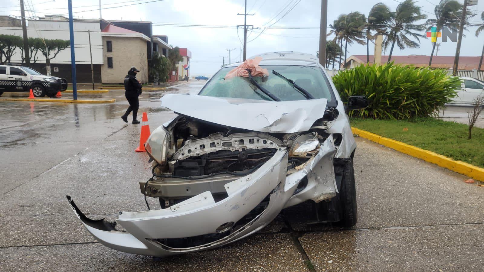 Pavimento mojado ocasionó accidentes automovilísticos en Coatzacoalcos