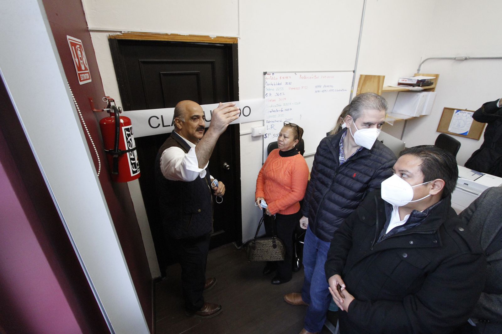 Ricardo Ahued clausura pasillo que comunicaba la Presidencia con cochera municipal