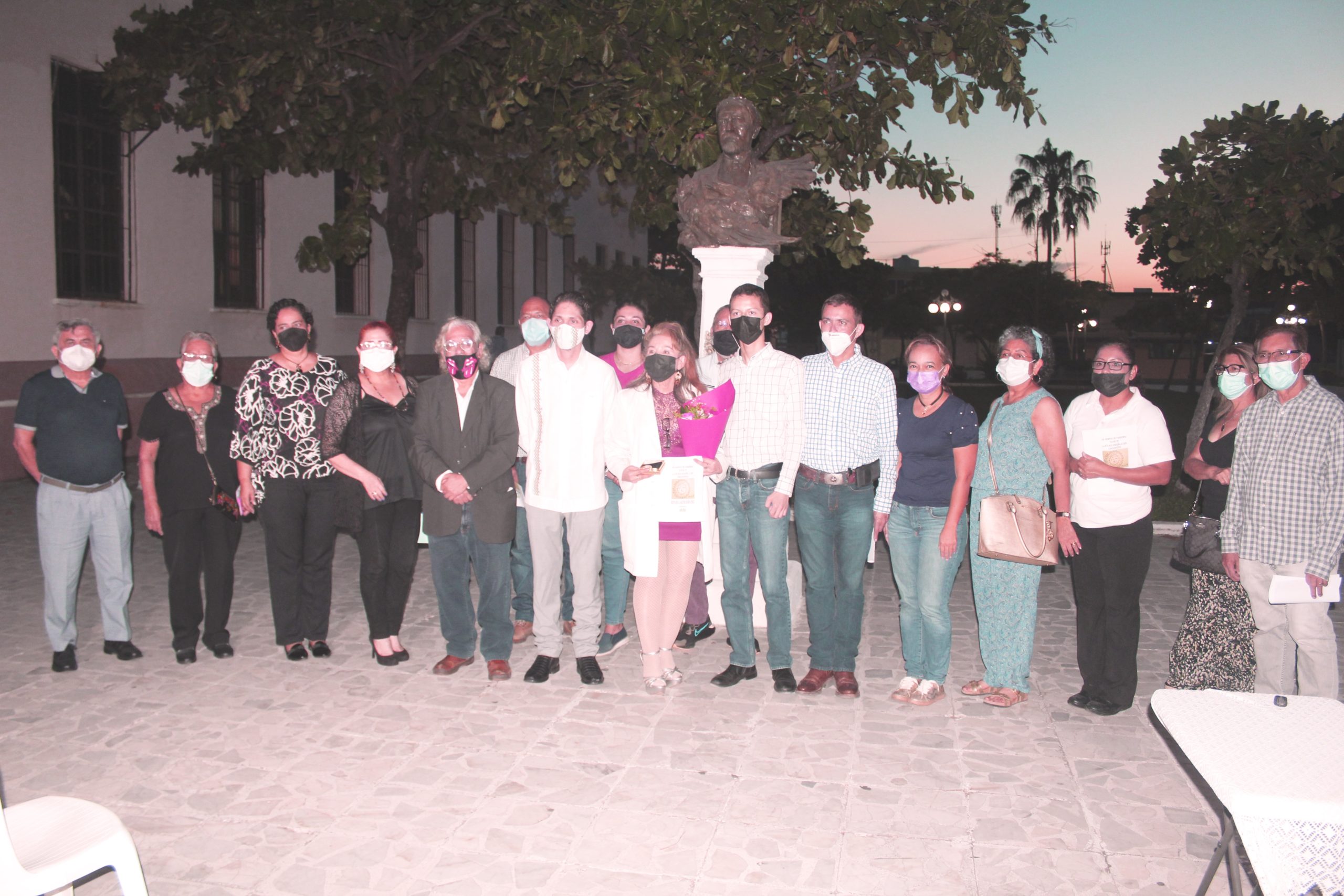 Entregan medallas al mérito a la Salud en pandemia