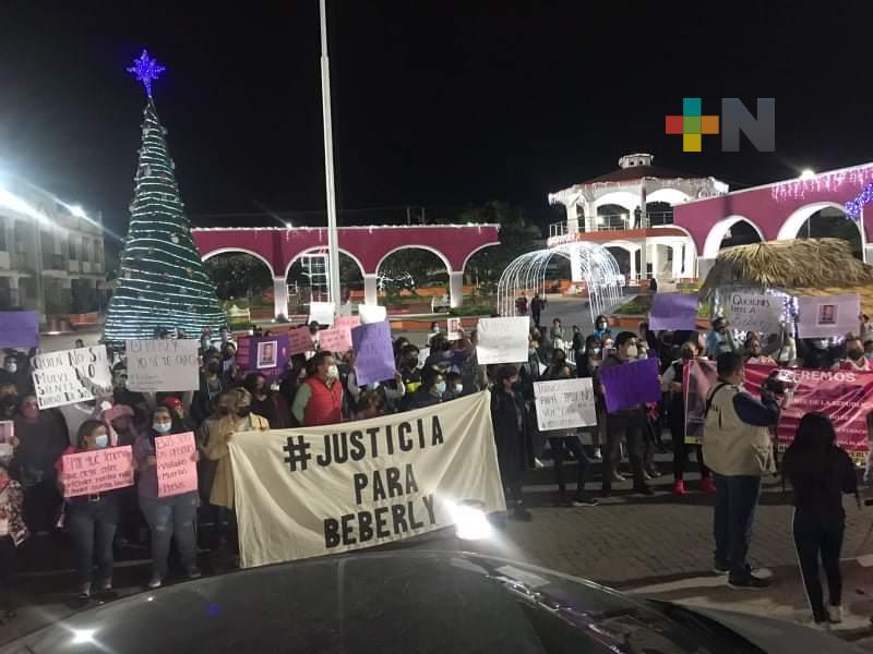 Exigen justicia para joven veracruzana detenida en penal de Puebla