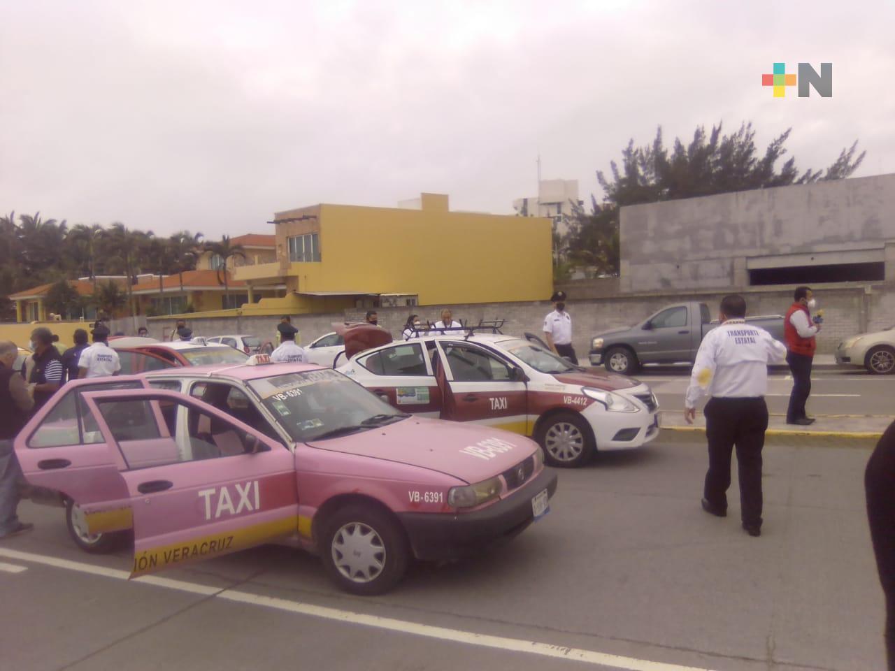 Desinfectan cerca de 2 mil taxis en Veracruz-Boca del Río
