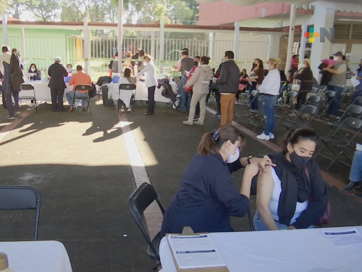 Esperan aplicar vacuna de refuerzo a más de 100 mil personas de 40 a 59 años en Xalapa
