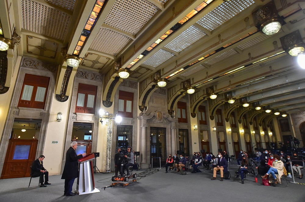 Presidente condena subastas del patrimonio nacional en Francia