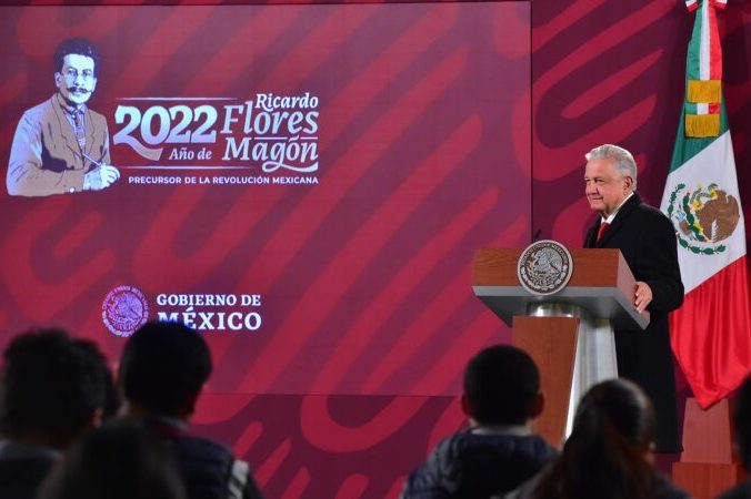 Evitar incidentes y entablar diálogo las autoridades federales y los normalistas de Ayotzinapa, señaló el presidente
