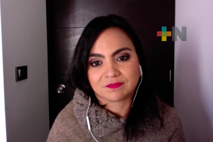 UV invita a panel con científicas y niñas interesadas en investigación