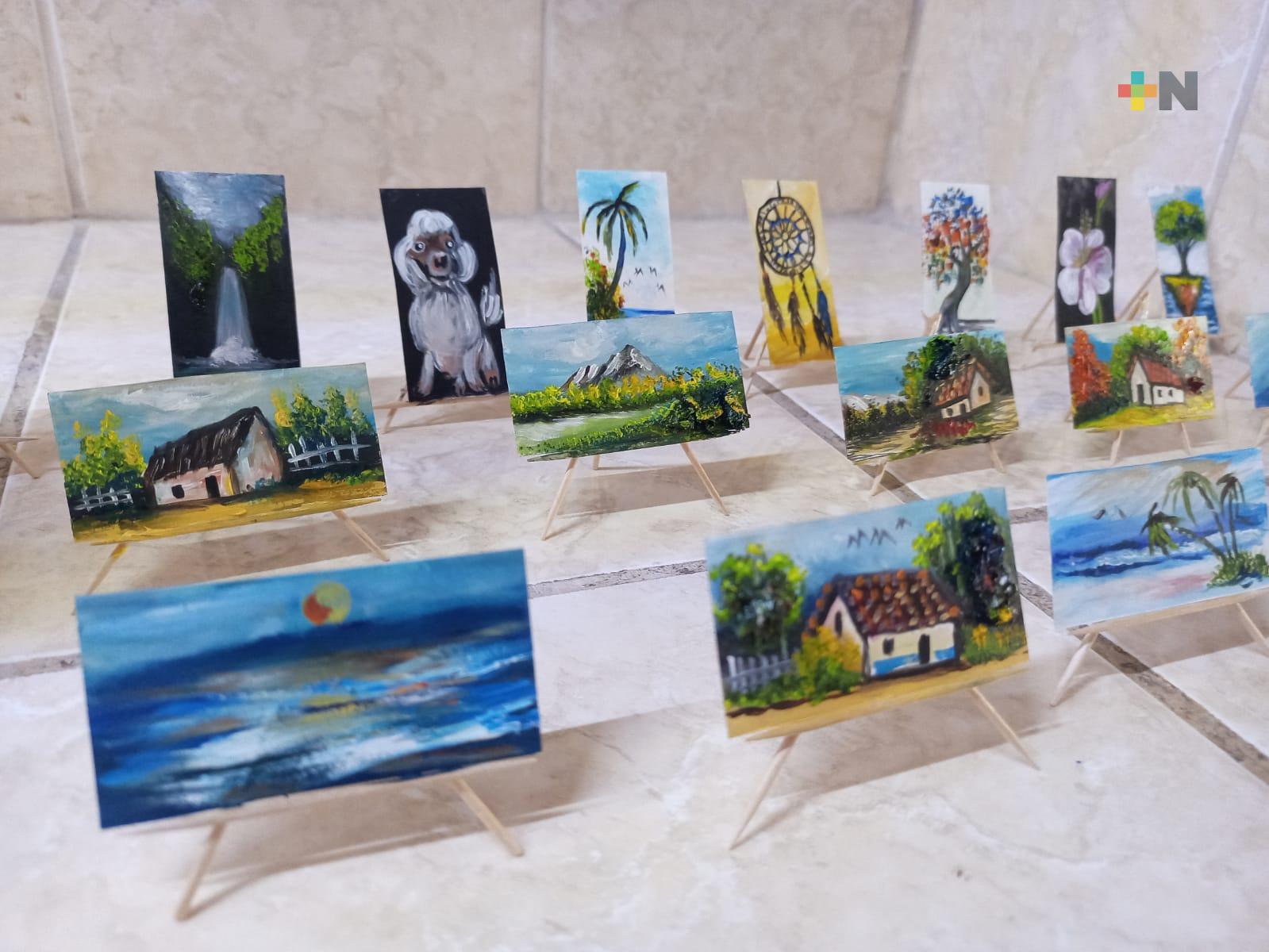 En tienda de Acayucan, artesanos dan a conocer sus productos