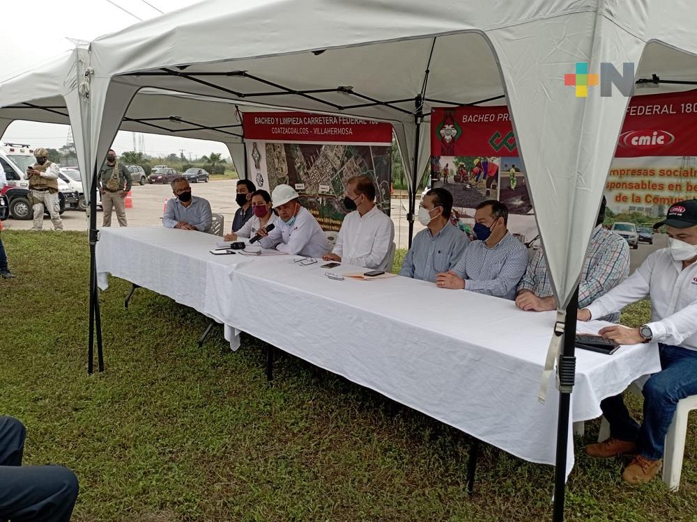 Empresarios de Coatzacoalcos efectuarán trabajos de bacheo y limpieza