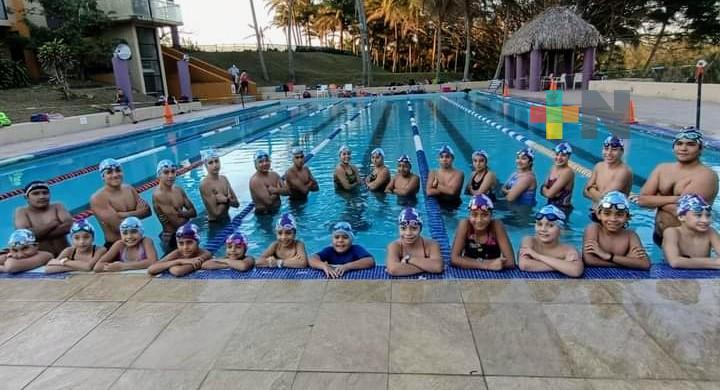 Cinco nadadores de club Fénix  Swim  competirán en Grand Prix Junior de Cancún