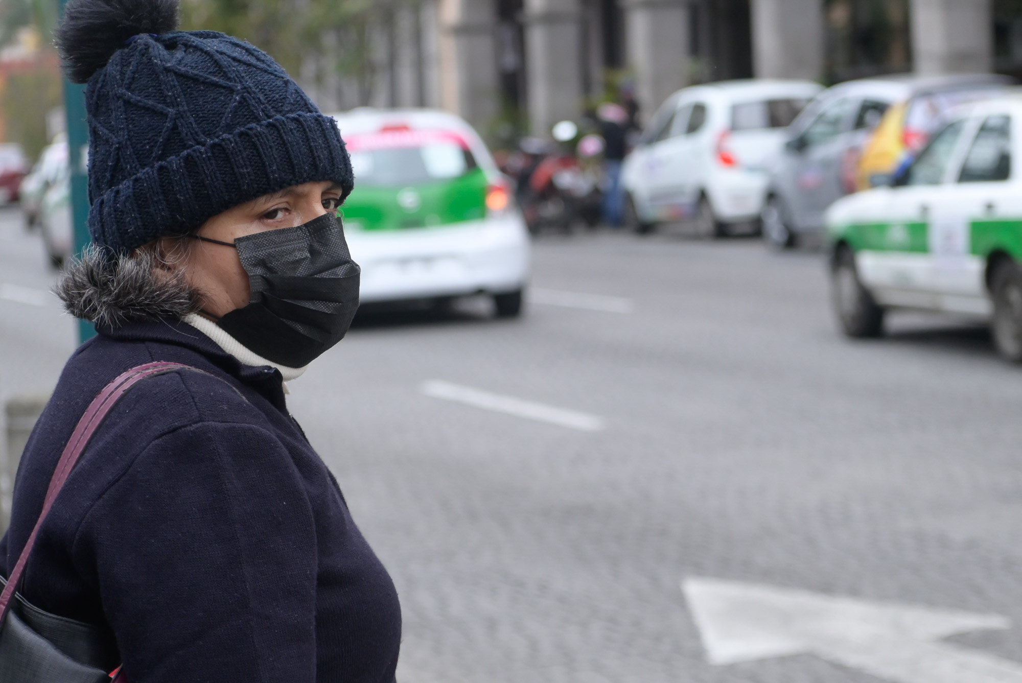 Ante temporada invernal y contagios de Covid, recomiendan uso de cubrebocas