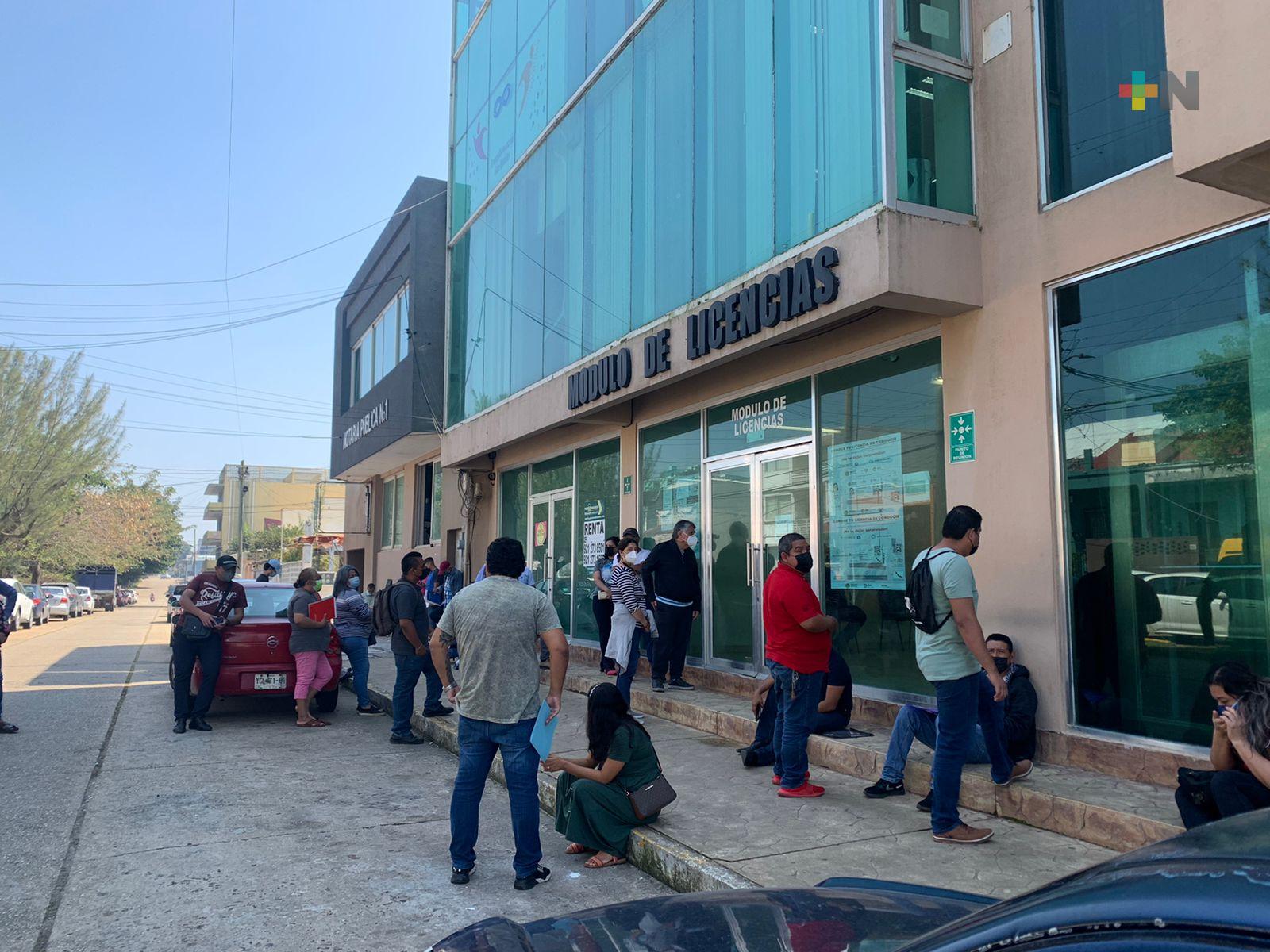 Módulo de licencias de conductor en Coatzacoalcos duplica la atención