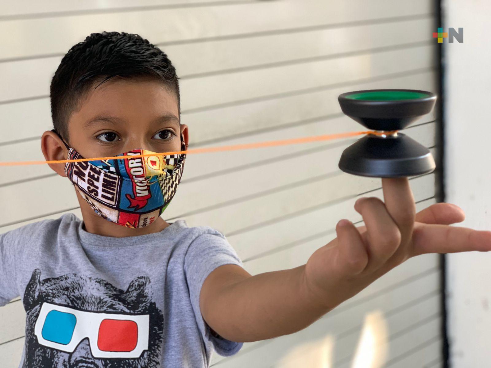 Niño de nueve años, campeón de yo-yo en Coatzacoalcos