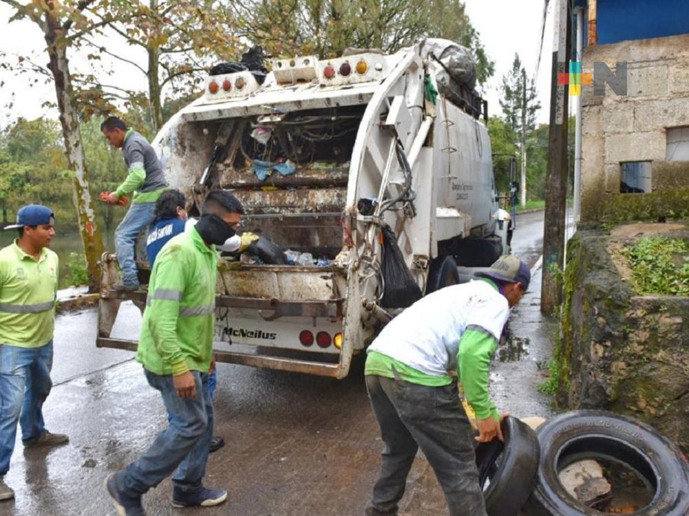 Realizan Jornada de Descacharrización en colonia de Xalapa
