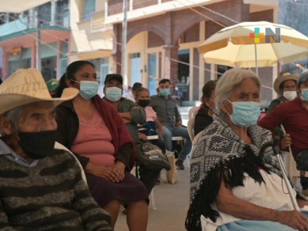 Entregan actas extemporáneas en municipio de Ixhuatlán de Madero